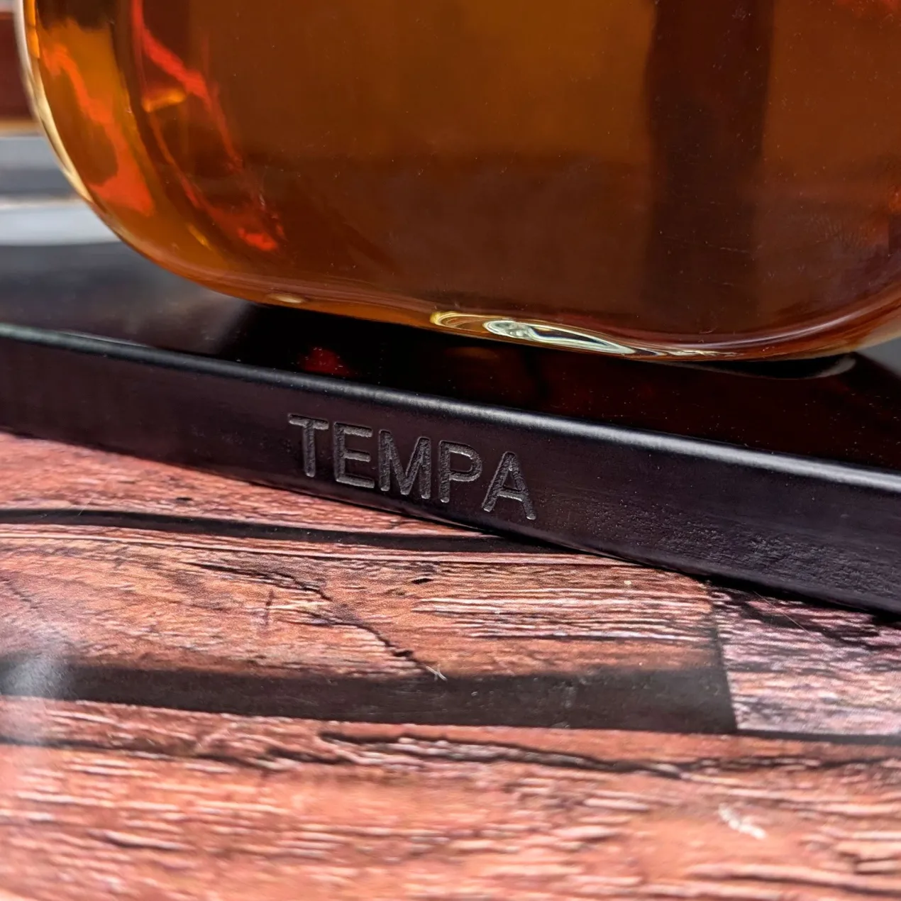 Personalisiertes Luxus Whisky Dekantierset in Gitarrenform | Dekanter Set für Musiker