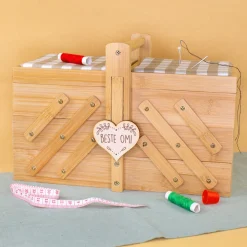 Personalisiertes Nähkästchen aus Bambus Holz mit Name | Nähkasten mit 5 Fächern & Nadelkissen