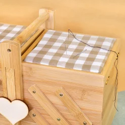 Personalisiertes Nähkästchen aus Bambus Holz mit Name | Nähkasten mit 5 Fächern & Nadelkissen
