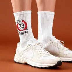 Personalisierte Socken zum Geburtstag mit Alter & Name im Verkehrsschild-Design | Witziges Geschenk