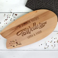 Personalisiertes Servierbrett im Surfbrett-Design mit Namen 'perfekte Welle' | Geschenk für Surfer