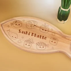Personalisiertes Servierbrett in Fischform für Sushi & Fischgerichte aus Buchenholz mit Wunschtext