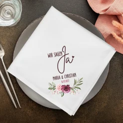 Personalisierte Stoffserviette zur Hochzeit 'Wir sagen Ja' mit Namen & Datum | Rosenmotiv Serviette