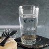 Personalisiertes Trinkglas mit Name und verschneiter Stadt | Geschenk zu Weihnachten | 300 ml