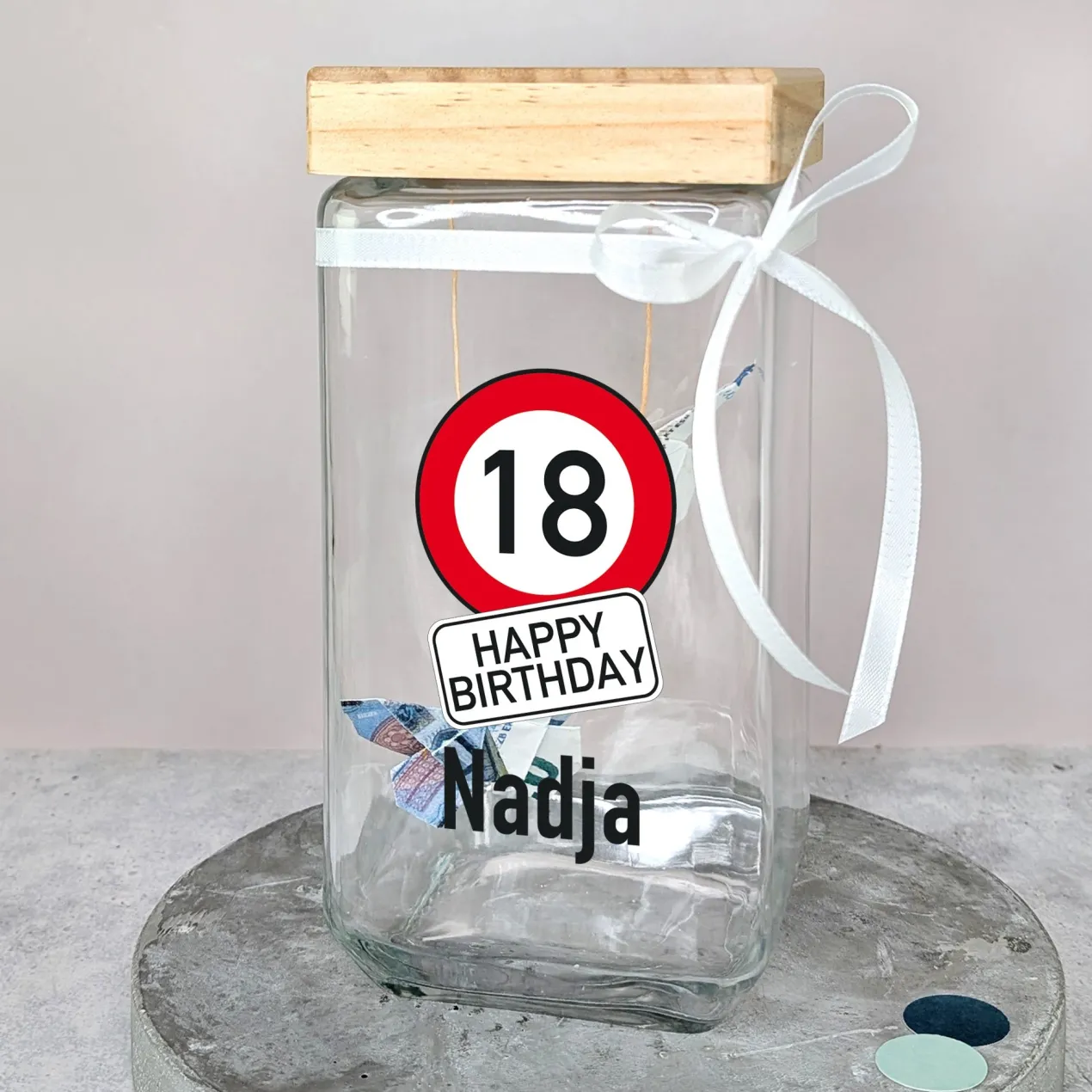 Personalisiertes Vorratsglas zum Geburtstag mit Verkehrszeichenoptik | Keksdose mit Bambusdeckel
