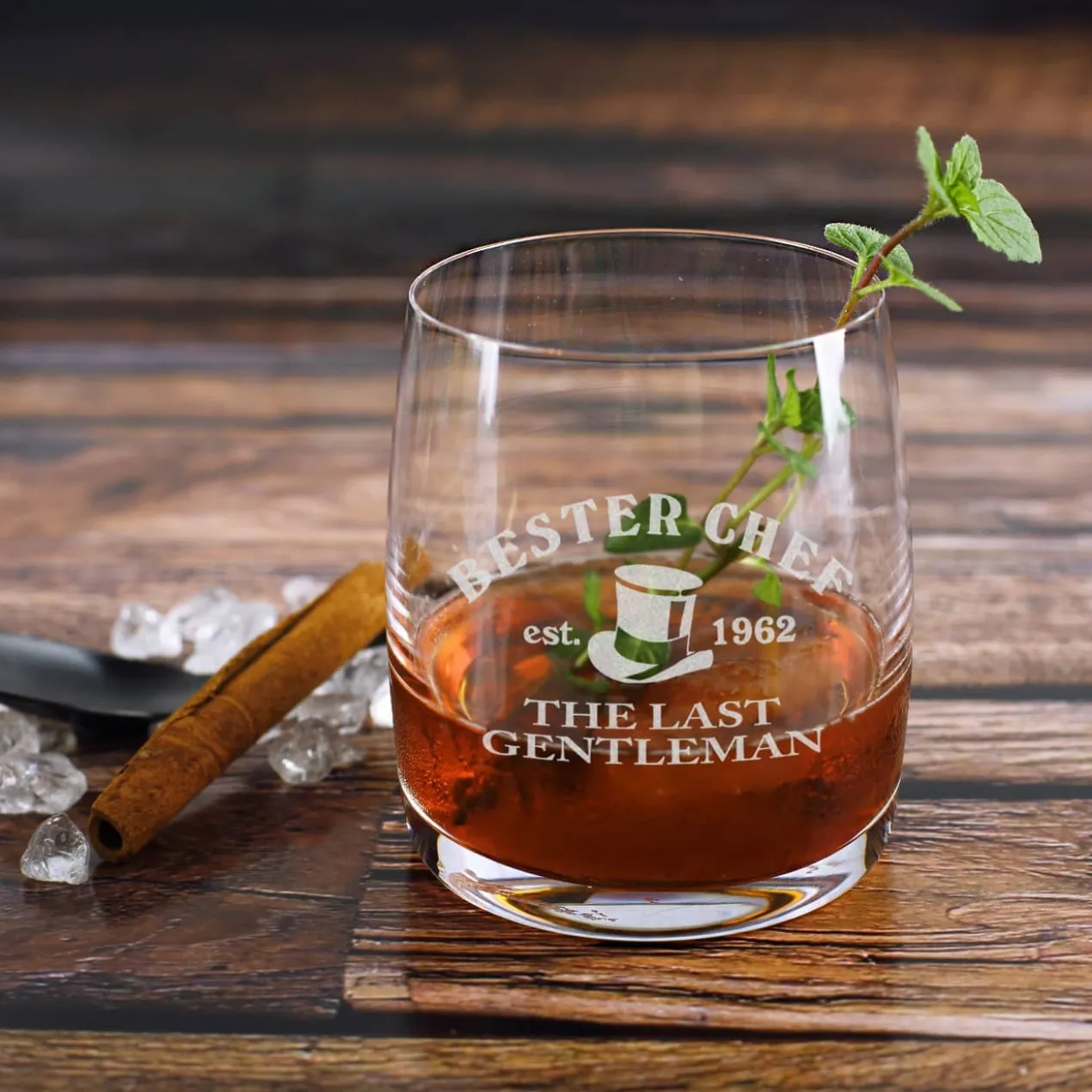 Personalisiertes Whiskey Glas mit Name und Geburtsjahr