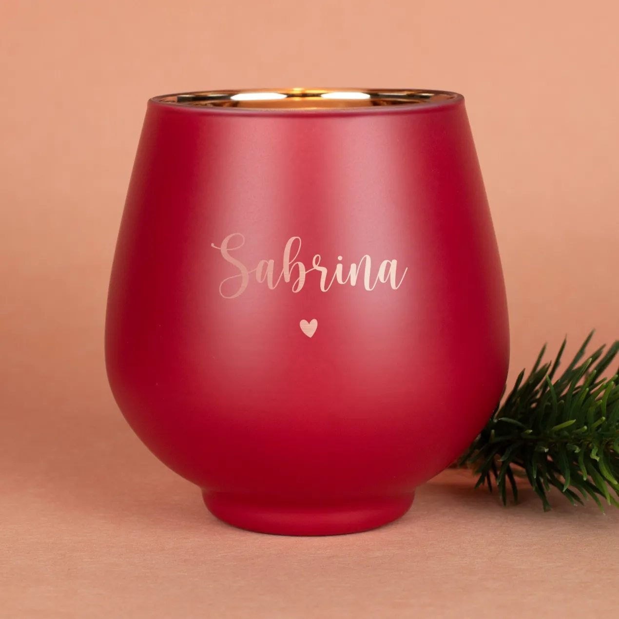 Personalisiertes Windlicht zu Weihnachten graviert mit Name & Herzmotiv in Rot oder Grün