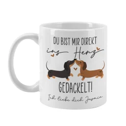 Personalisierte Tasse 'Ins Herz gedackelt' mit Dackel-Motiv & Wunschtext | Geschenk zum Valentinstag