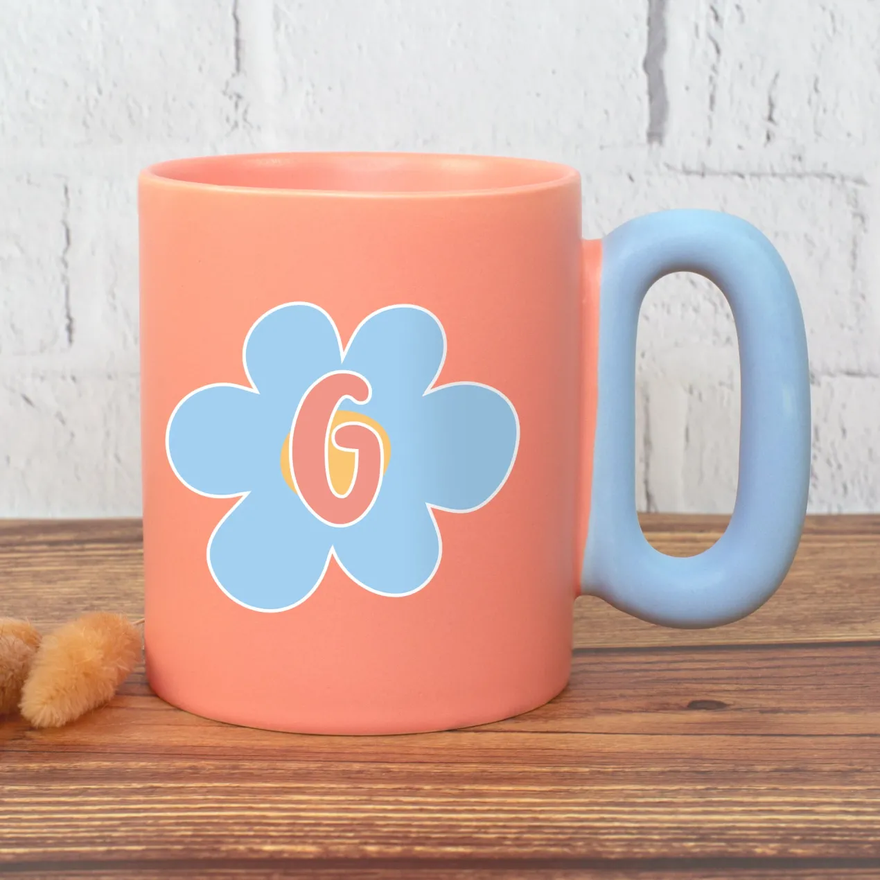 Personalisierte Tasse mit Blume & Initiale | Bunter Porzellan Kaffeebecher von Ritzenhoff & Breker