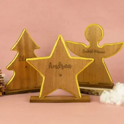 Personalisierte Weihnachtsfigur aus Holz mit Gravur & Goldrand | Stern, Engel oder Tannenbaum