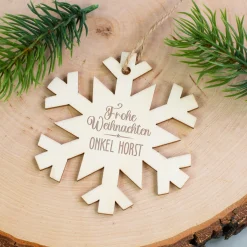 Personalisierte Weihnachtsanhänger aus Holz mit Name in 4 Formen | Christbaumschmuck & Geschenkanhänger
