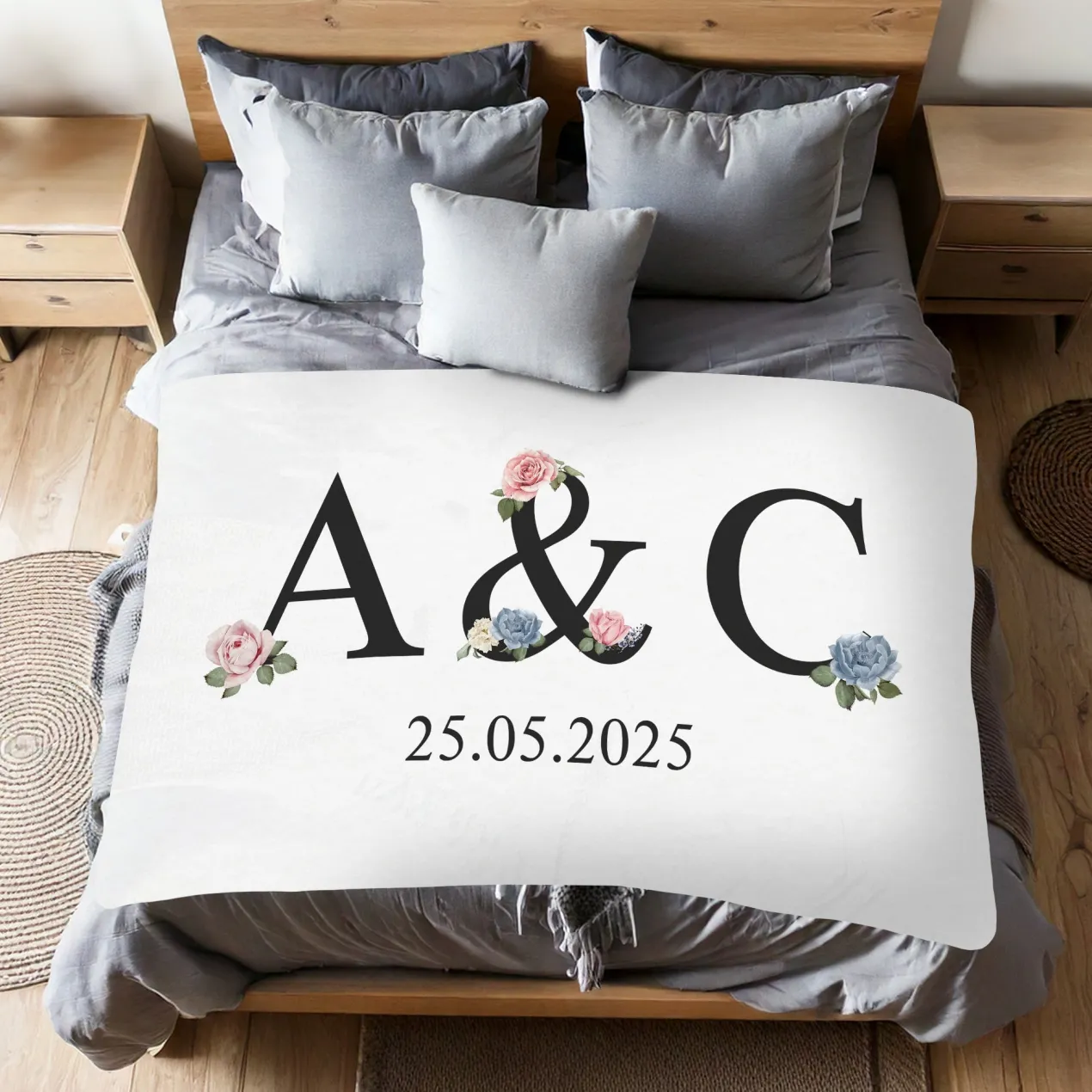 Personalisierte XXL Kuscheldecke zur Hochzeit mit Initialen und Datum | Sherpadecke 150x200cm