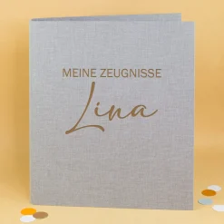 Personalisierte Zeugnismappe aus Leinen graviert mit Name und Farbauswahl | Geschenk für Schüler