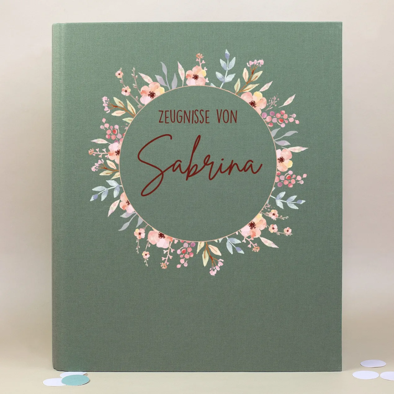 Personalisierte Zeugnismappe aus Leinen mit Name und Blumenkranz-Motiv für Mädchen zur Einschulung