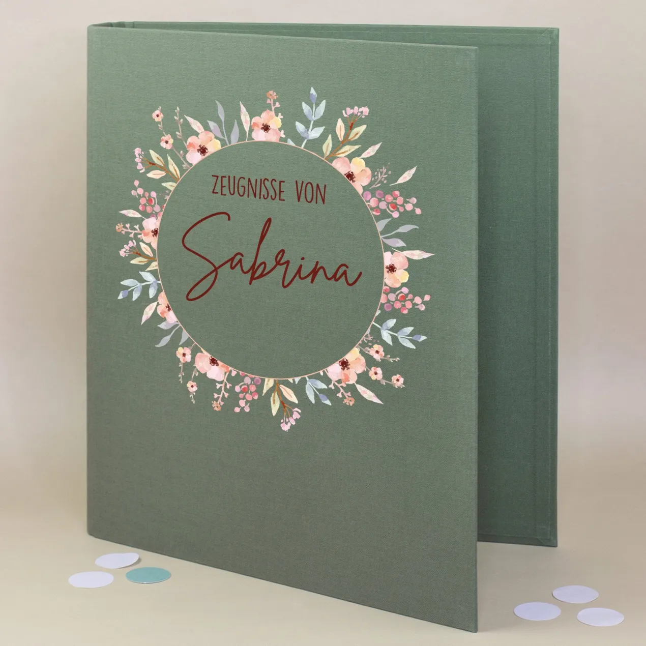 Personalisierte Zeugnismappe aus Leinen mit Name und Blumenkranz-Motiv für Mädchen zur Einschulung
