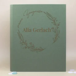Personalisierte Zeugnismappe aus Leinen graviert mit Name und floralem Line Art Motiv | Farbauswahl