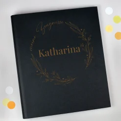 Personalisierte Zeugnismappe aus Leinen graviert mit Name und floralem Line Art Motiv | Farbauswahl
