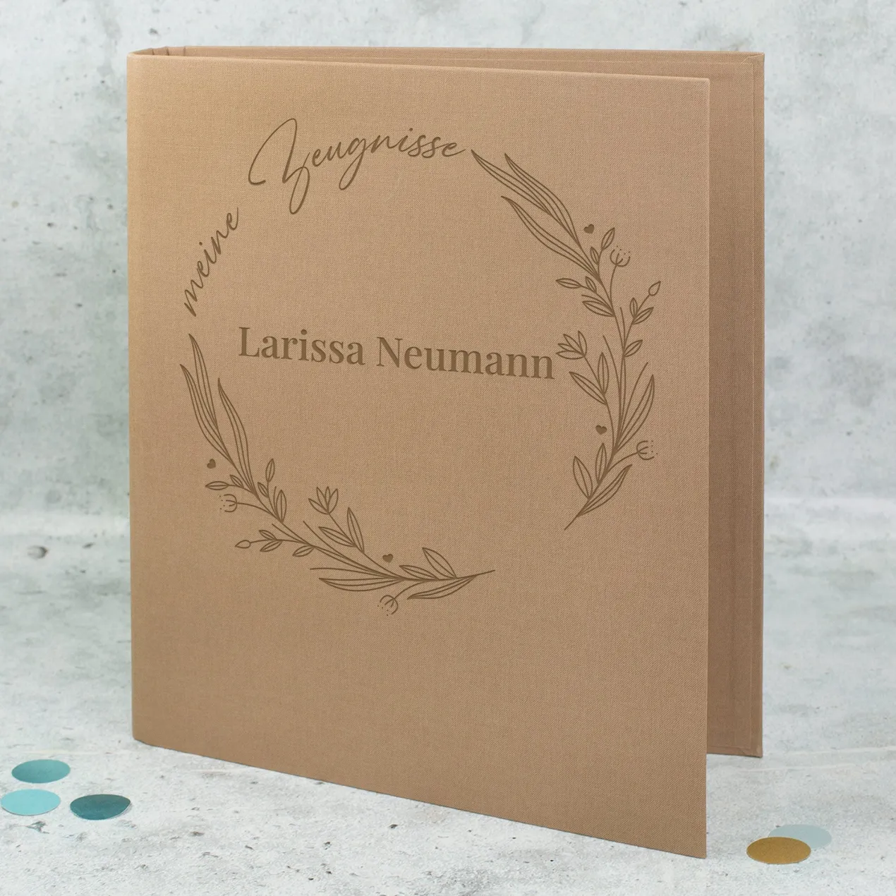 Personalisierte Zeugnismappe aus Leinen graviert mit Name und floralem Line Art Motiv | Farbauswahl