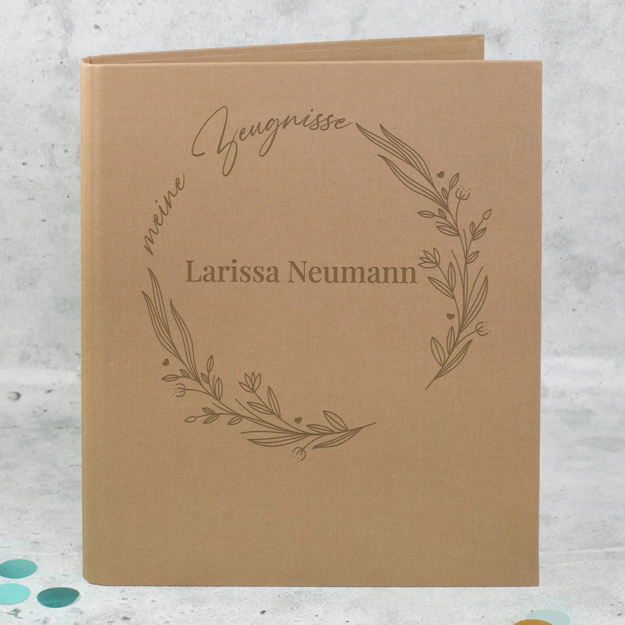 Personalisierte Zeugnismappe aus Leinen graviert mit Name und floralem Line Art Motiv | Farbauswahl