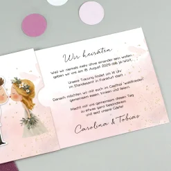 Personalisierte Ziehkarte als Hochzeitseinladung mit Kussmotiv Brautpaar | Effektkarte DIN-lang