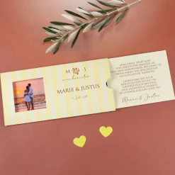 Personalisierte Ziehkarte als Hochzeitseinladung mit Fotos & Wunschtext | Effektkarte mit Überraschung