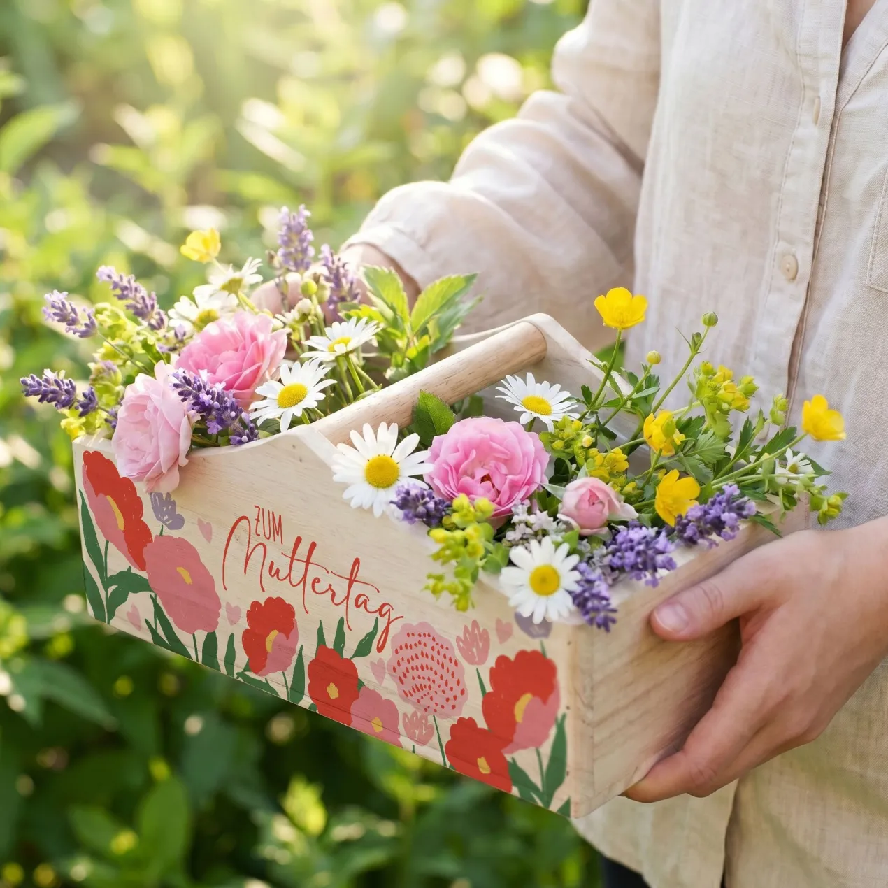 Pflanzkorb aus Holz zum Muttertag mit Blumenmotiv | Geschenkverpackung & Pflanzkiste in 3 Varianten