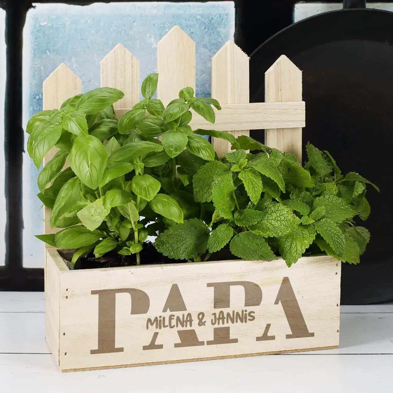 Pflanzkorb für Papa personalisiert in Zaunoptik | Holz Geschenkkorb zum Vatertag & Geburtstag