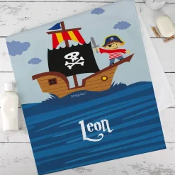 Piratenhandtuch in zwei Größen mit Name bedruckt