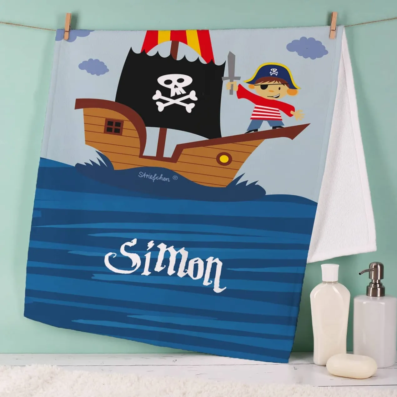 Piratenhandtuch in zwei Größen mit Name bedruckt