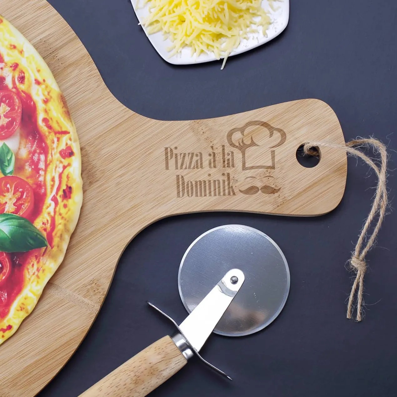 Pizzabrett - Kochmütze- mit individueller Wunschgravur