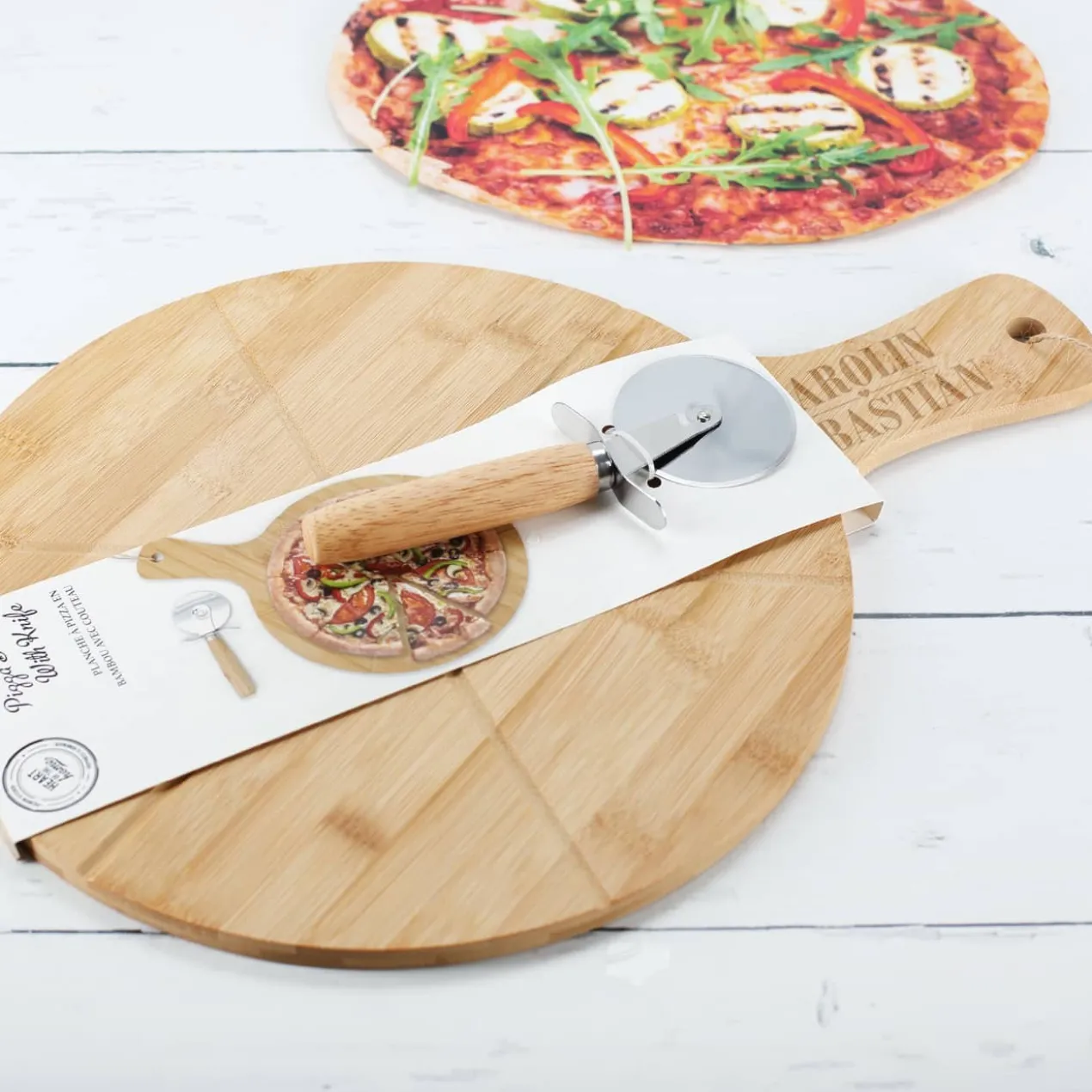 Pizzabrett - Love - mit Namensgravur zur Hochzeit oder zum Einzug