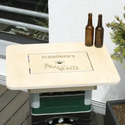 Platz an der Quelle - Bierkastentisch mit Ihrem Wunschnamen