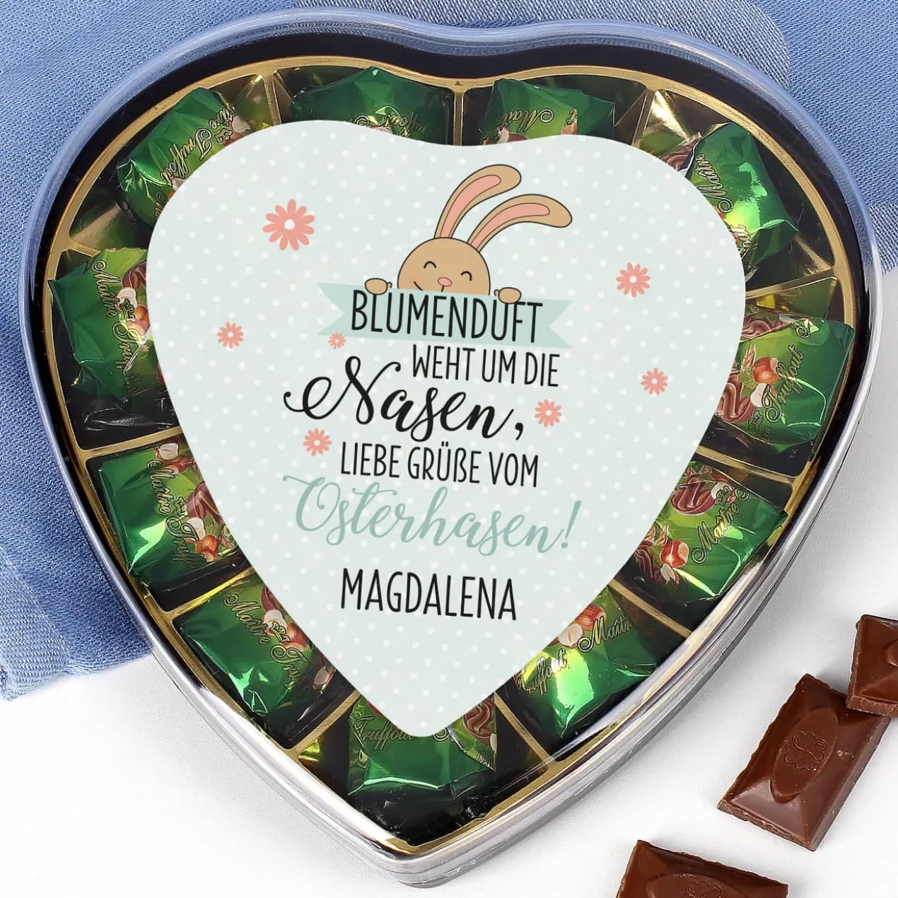 Pralinenherz zu Ostern mit süßem Hasen und Namensaufdruck