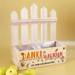 Präsentkorb mit Zaun als Dankeschön für Erzieherinnen & Lehrer | Holz Geschenkkorb
