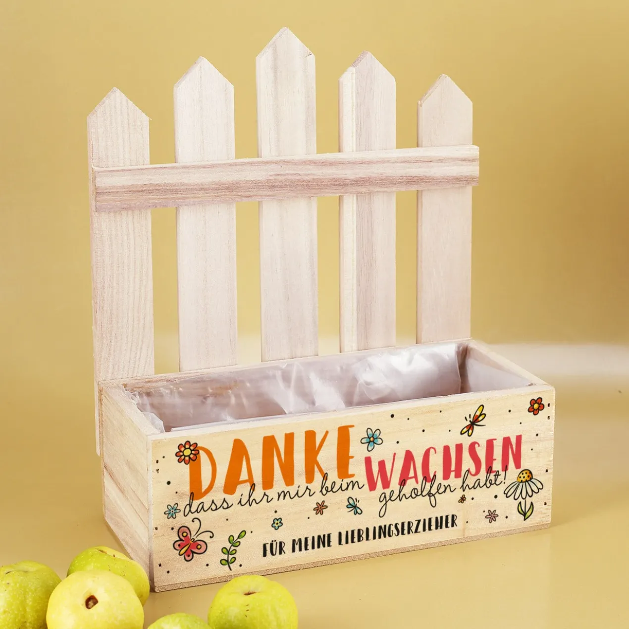 Präsentkorb mit Zaun als Dankeschön für Erzieherinnen & Lehrer | Holz Geschenkkorb