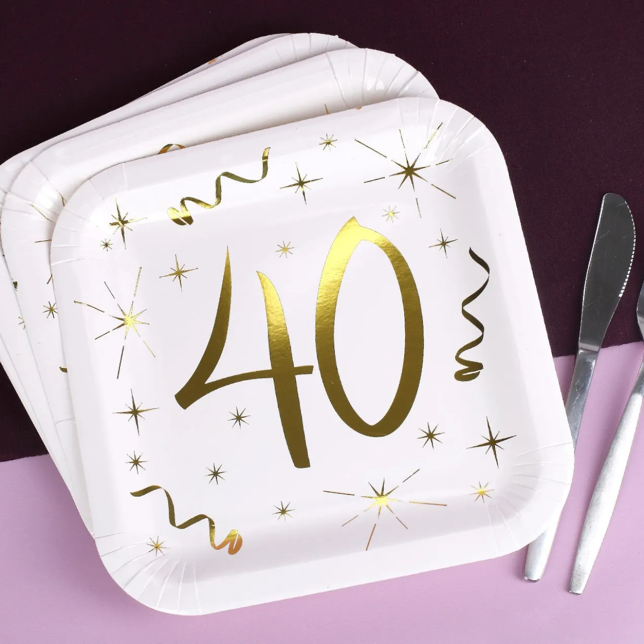 Quadratische Pappteller mit Gold-Metallic zum 40. Geburtstag