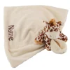 Rasselnde Giraffe mit bestickter Kuscheldecke