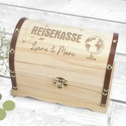 Reisekasse - große Schatztruhe mit Namensgravur