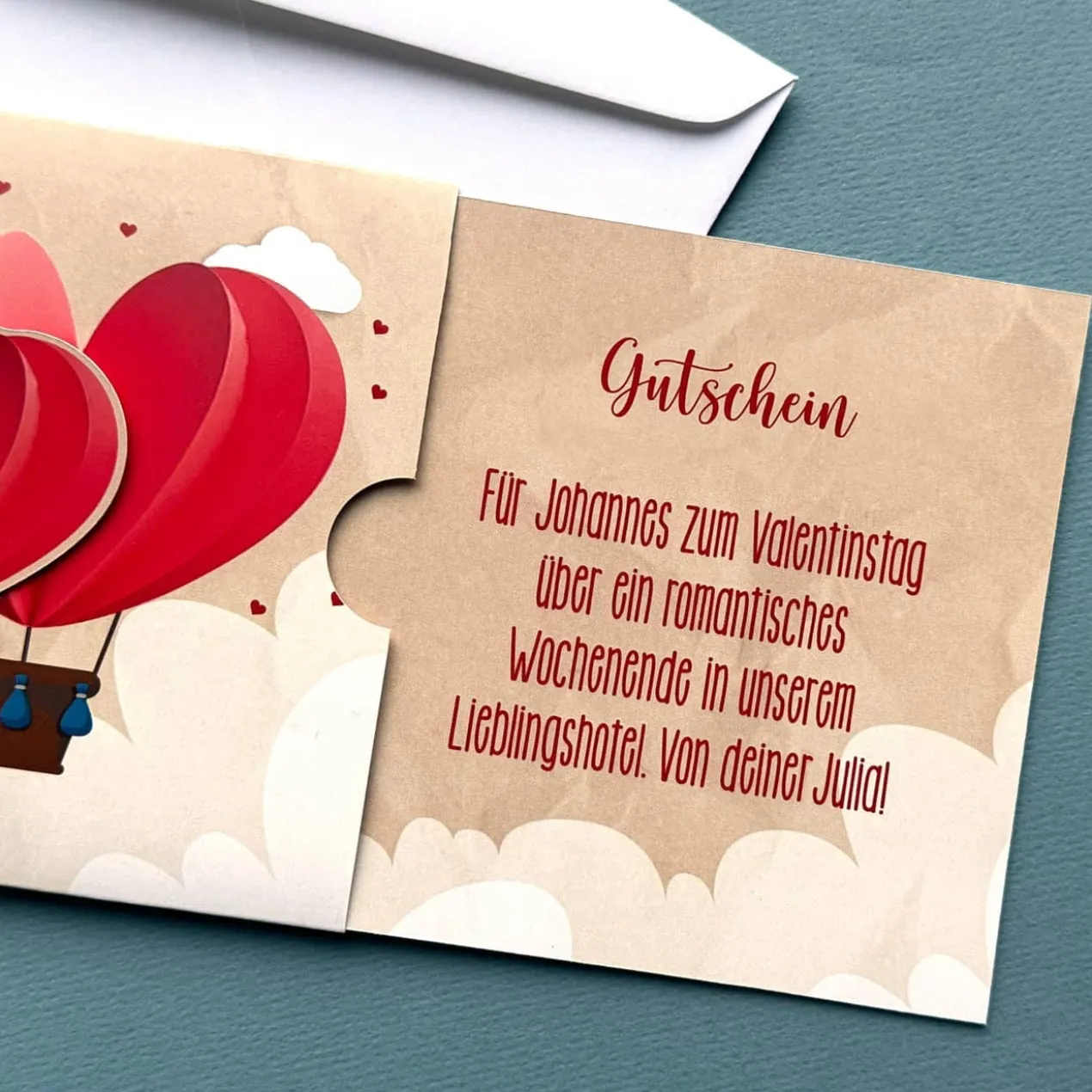Romantischer Gutschein zum Valentinstag, Hochzeitstag und mehr - Ziehkarte mit Ihrem Text & Herzen