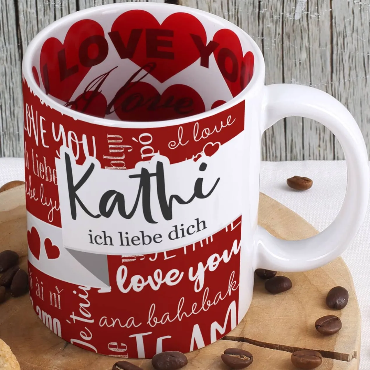 Romantische Tasse zum Valentinstag in verschiedenen Sprachen