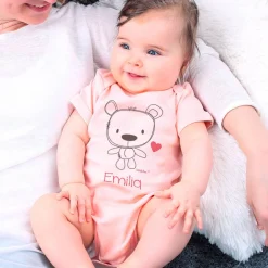 Rosa Body mit süßem Teddymotiv und Namensaufdruck