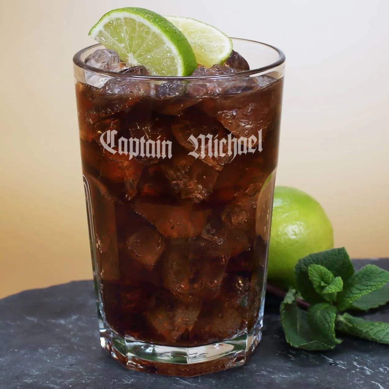Rum-Set mit Captain Motiv