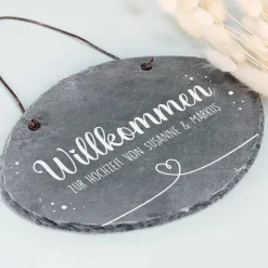 Runde Schieferplatte - Willkommen - mit Namensaufdruck
