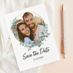 Save the Date Karte mit Eukalyptusmotiv und Foto