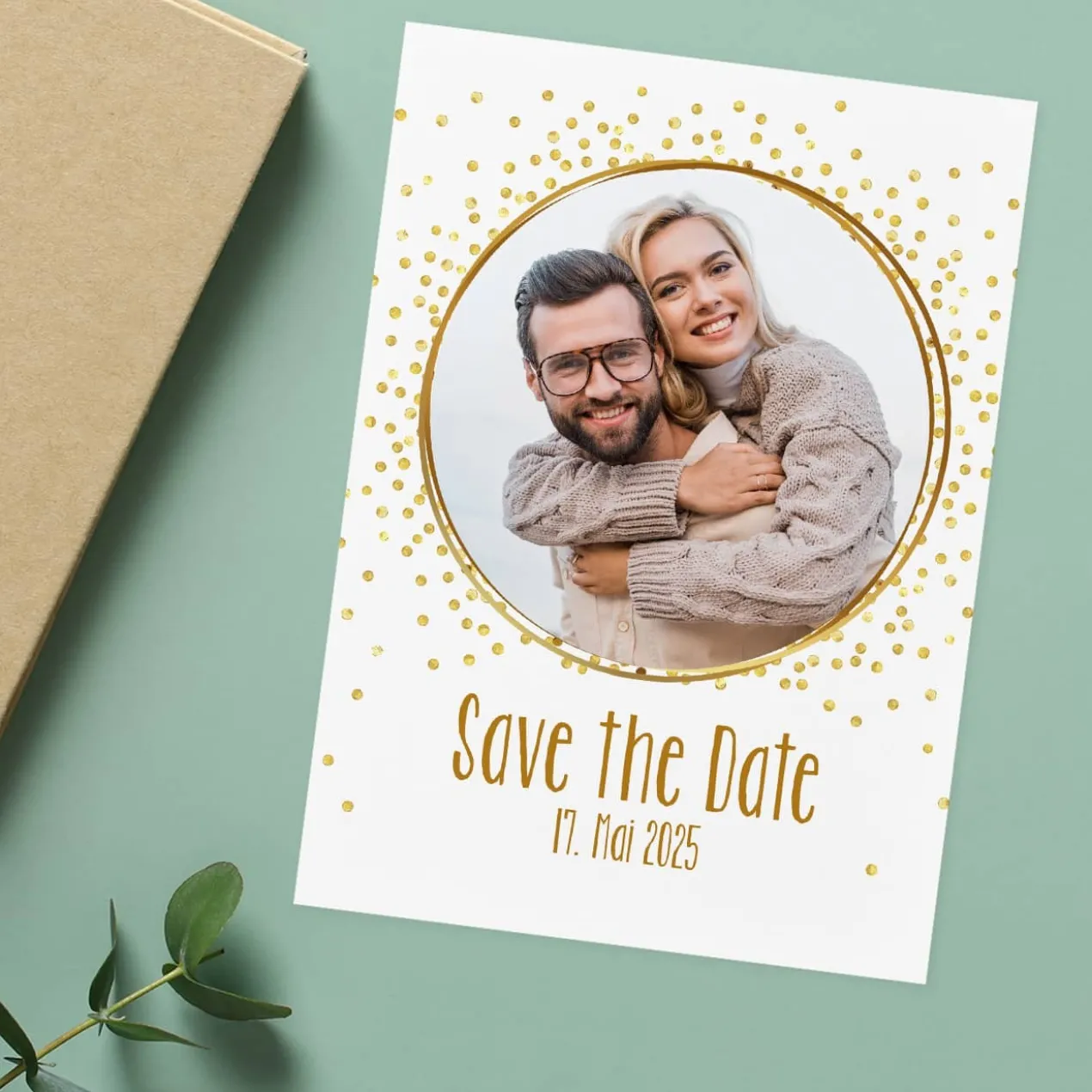 Save the Date Karte mit goldenem Motiv und Foto