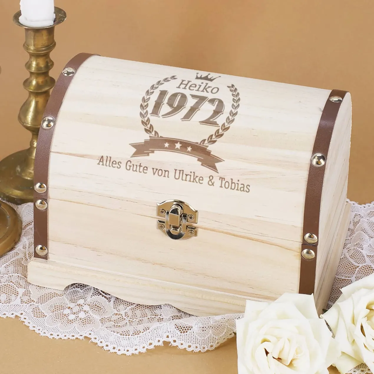 Schatztruhe zum Geburtstag mit Name, Jahreszahl und Wunschtext