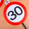 Schild mit Stab zum 30. Geburtstag