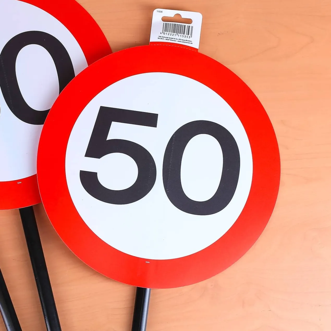 Schild mit Stab zum 50. Geburtstag