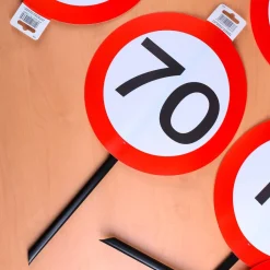 Schild mit Stab zum 70. Geburtstag