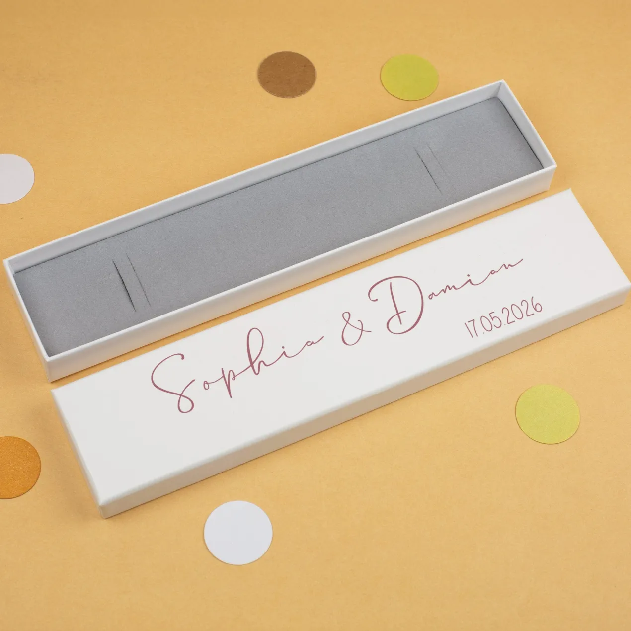 Schmuckverpackung personalisiert mit Namen & Datum für Armbänder zur Hochzeit oder Valentinstag